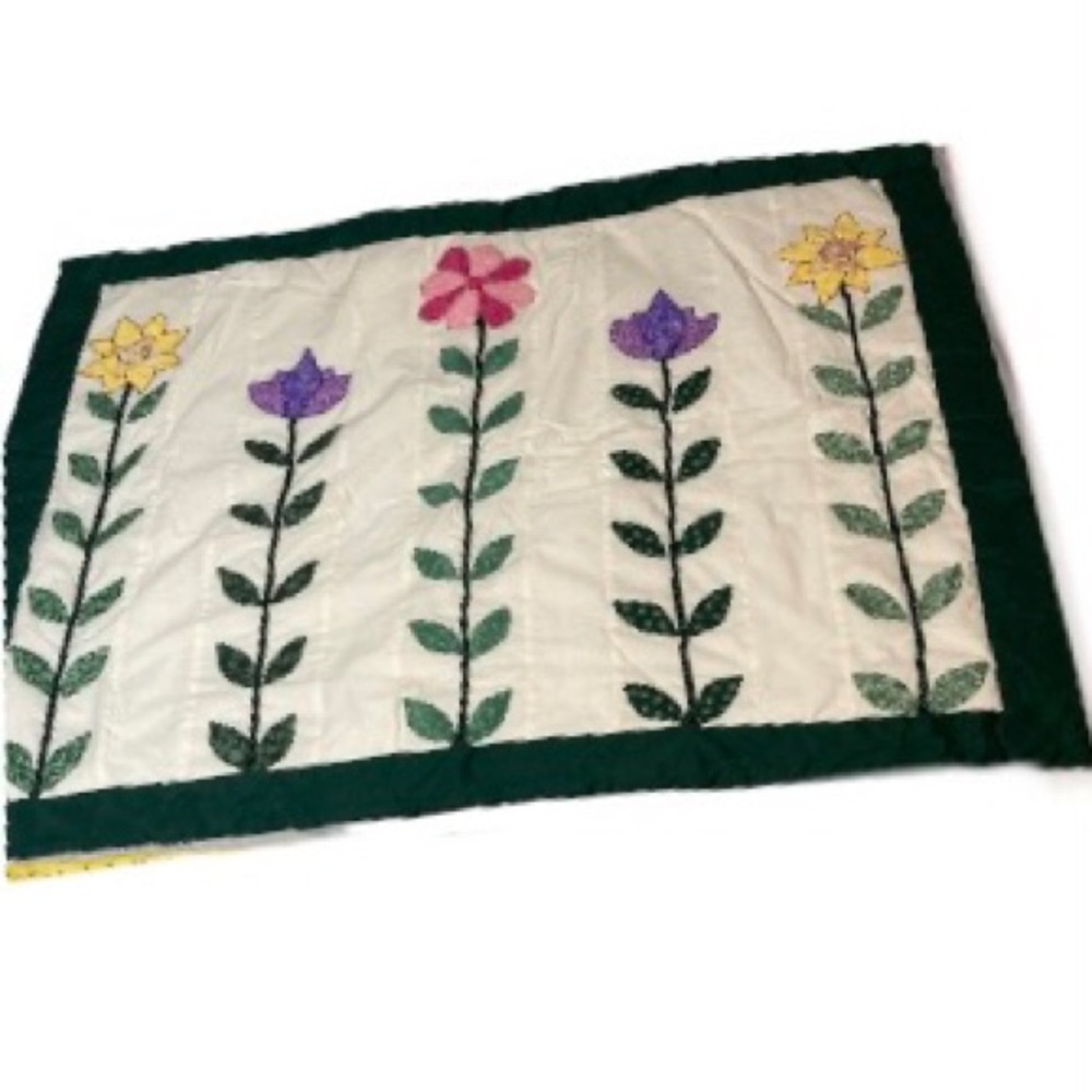 Handmade FLORAL BLOOM Spring Summer Quilt 32 x 42 inches